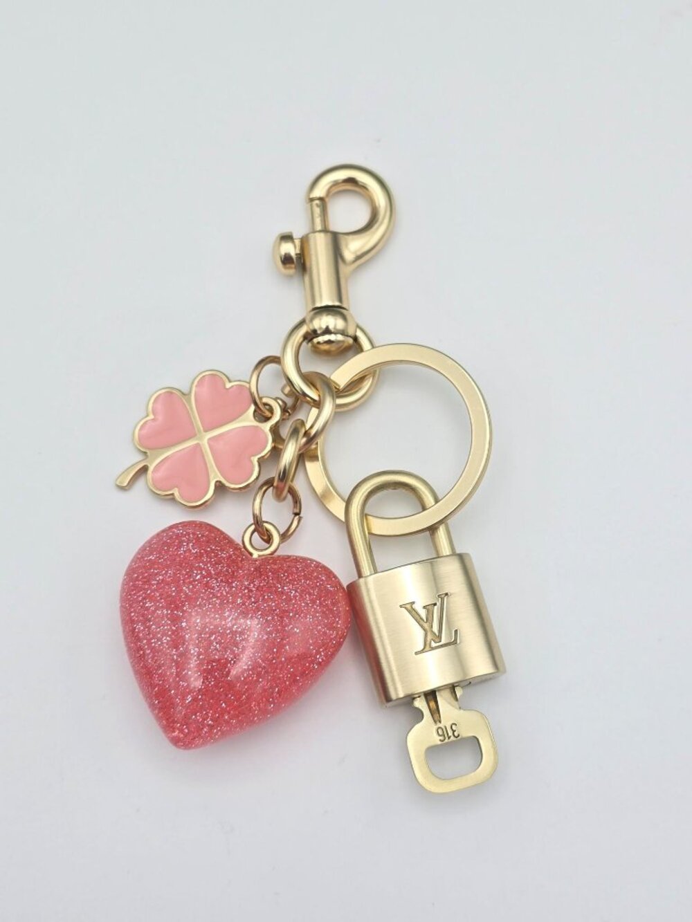 Authentic Louis Vuitton Gold Lock & Key ✨ Unbranded Heart Bag Charm Keychain - Picture 4 of 10